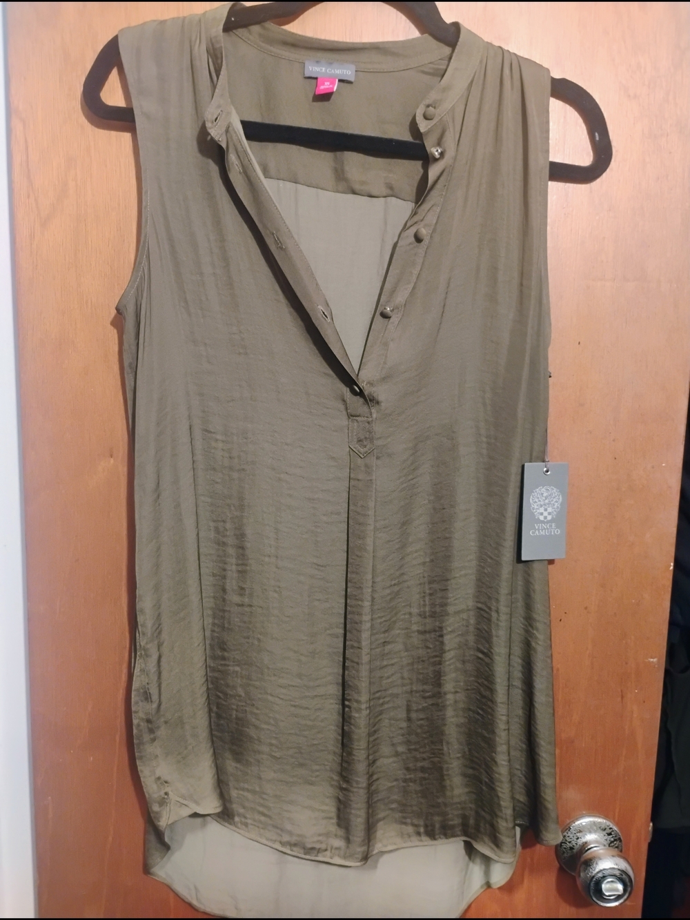Vince Camuto Olive Green Sleeveless Button-Front Blouse